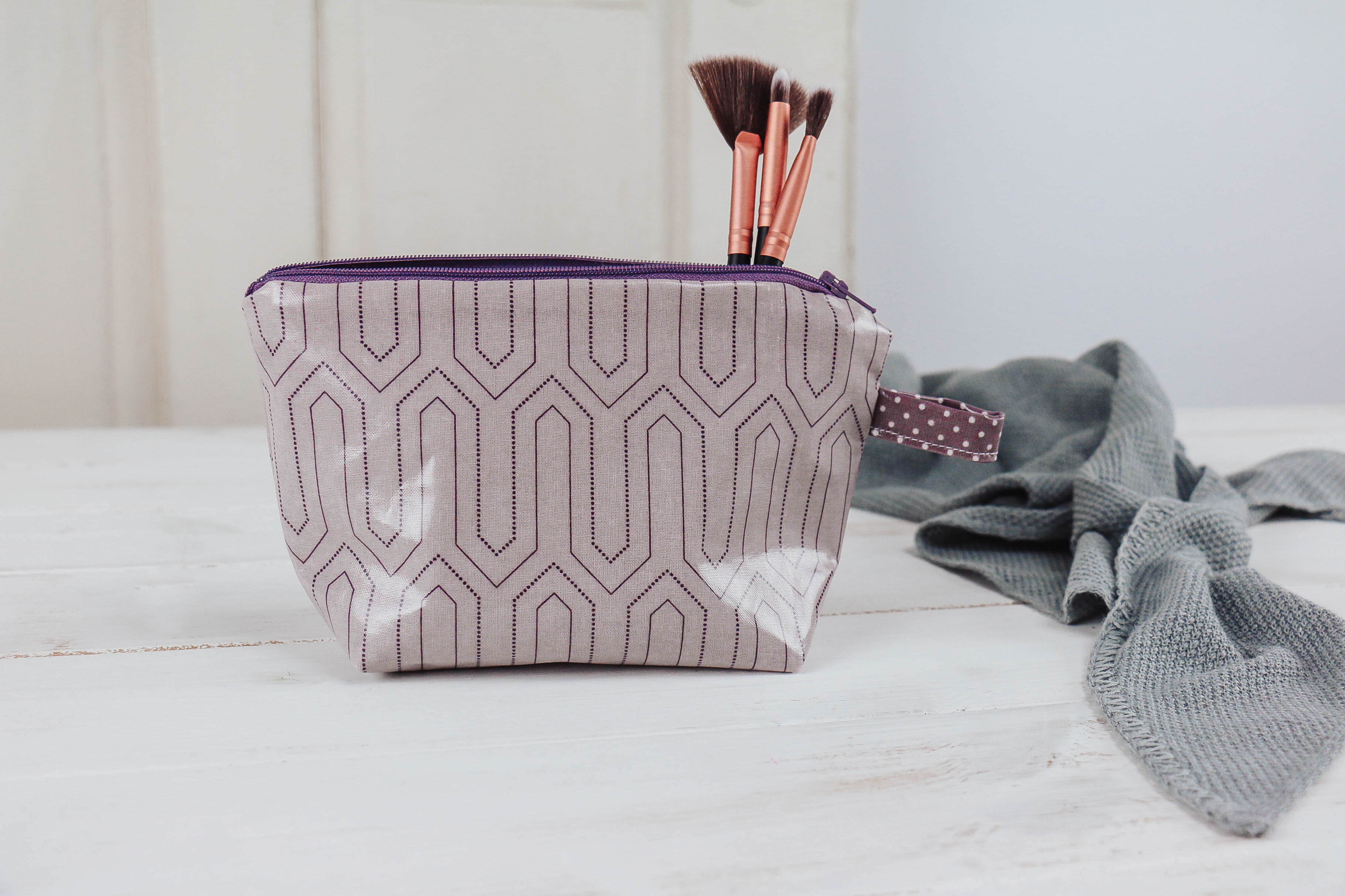 nischenladen-10174IMN50NvS31b Wachstuchtäschchen Labyrinth rose